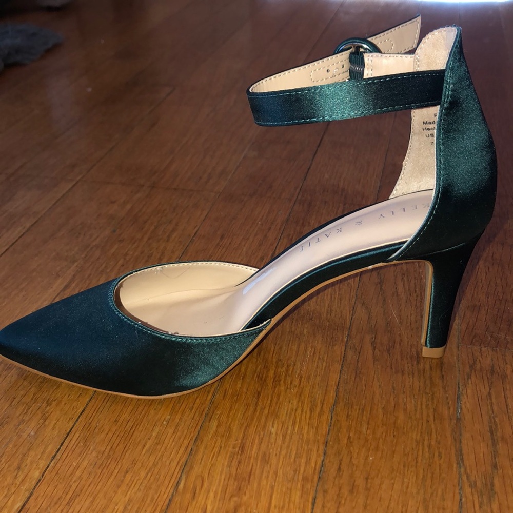 Pointy toe turquoise heels